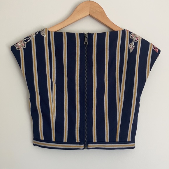 NWT BCBGMaxAzria Embellished Crop Top Floral - Picture 6 of 8